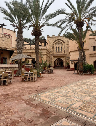 Place central à Agadir au Maroc.